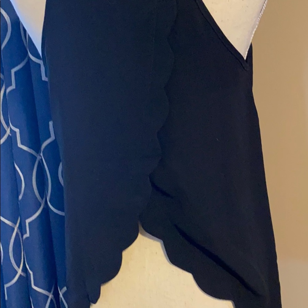Flowy split back cami - Picture 2 of 5